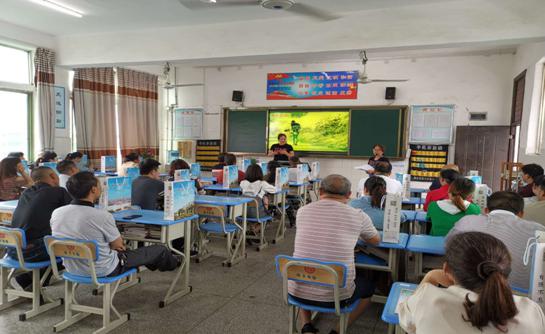 衡陽技師學院機械工程系召開 “您的相伴，我的成長”主題家長會