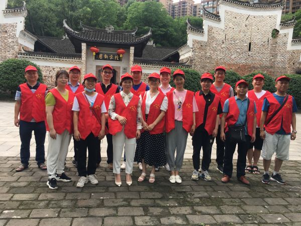 機械工程系黨總支開展“創文創衛”志愿服務活動