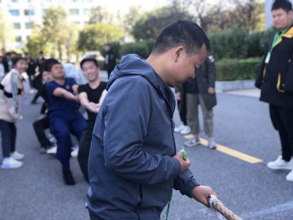 一根繩、一條心、一塊拼、一起贏