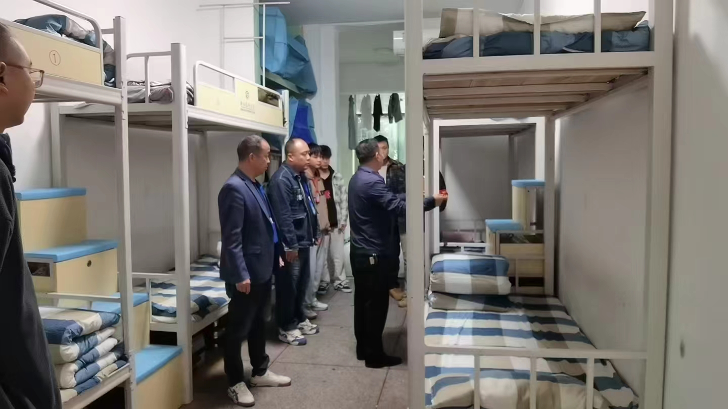 陳石義副院長深入我院指導工作,筑牢學生生活安全防線