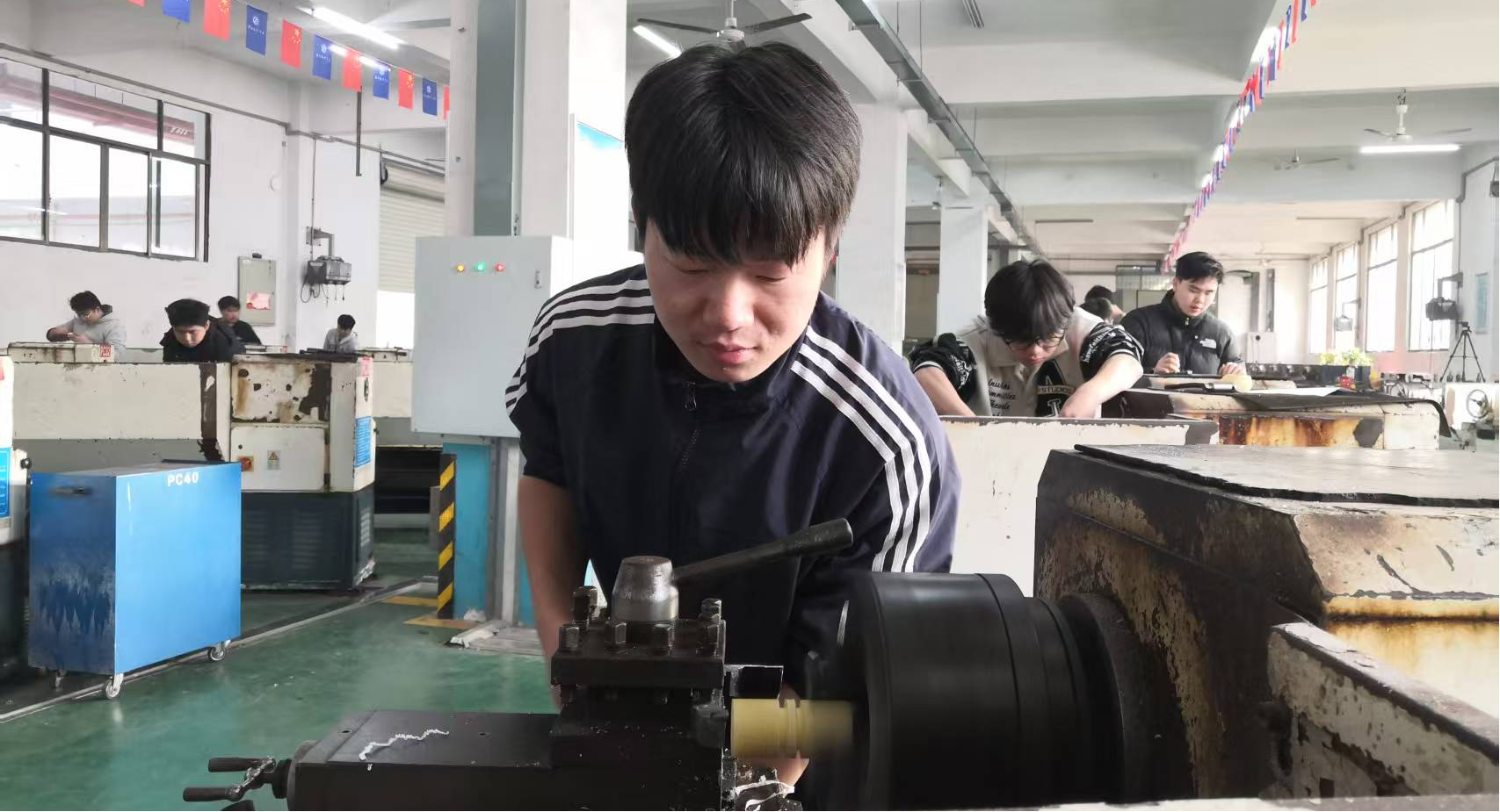 以技立身 以證賦能