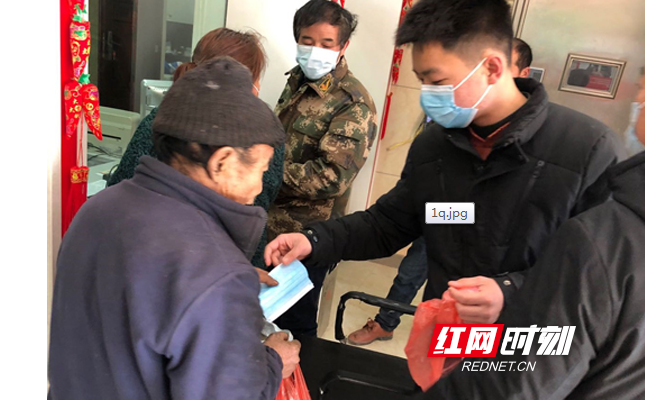 紅網報道:展青年擔當!我系“00后”學子主動“請纓”奮戰防疫一線