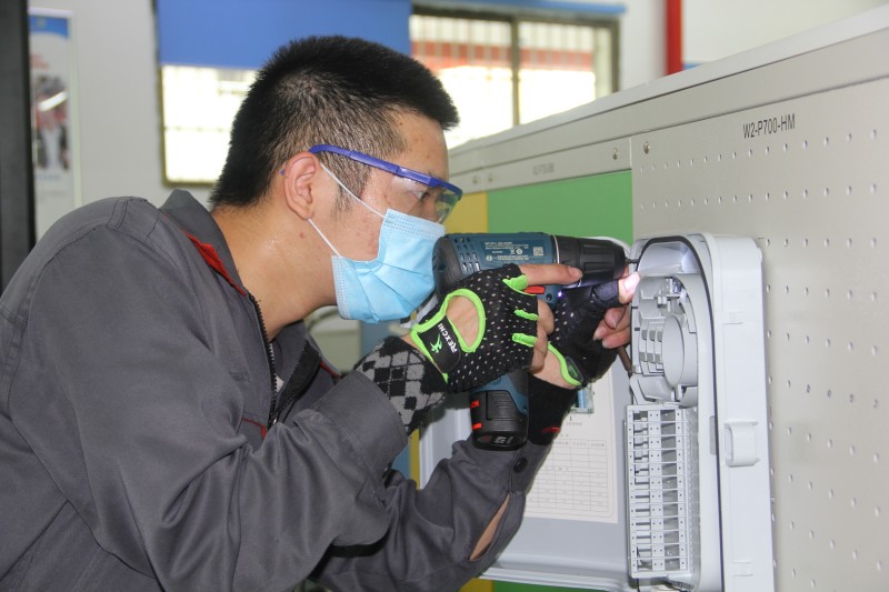 第46屆世界技能大賽湖南選拔賽信息網絡布線項目在我校舉行