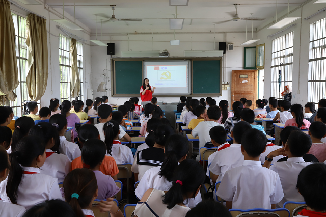 衡陽技師學院支教隊伍將“紅色課堂”送進衡山縣店門鎮中心完小