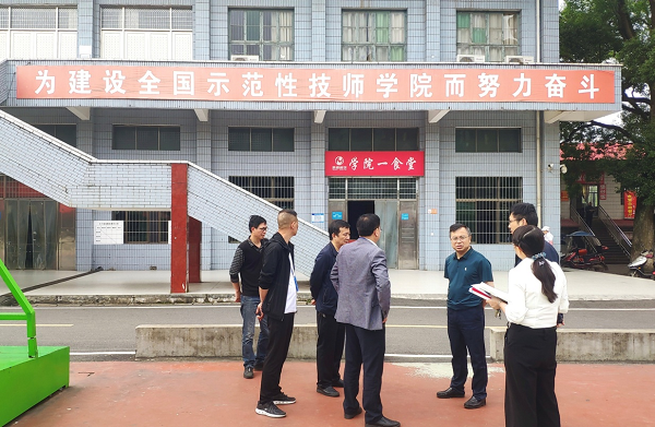 深入一線監(jiān)督檢查,守住食品安全防線