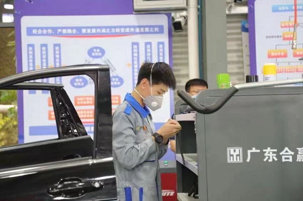 喜訊!衡陽技師學院在2022年全國職業院校技能大賽中職組車身修理賽項競賽中奪得二等獎