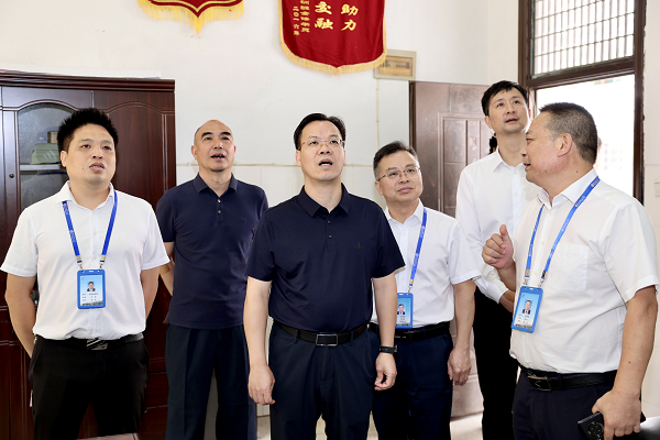 省民宗委黨組副書記、副主任胡建新一行來學院調研指導民族團結進步示范點創建工作