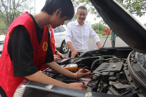 衡陽技師學院:青春志愿紅扮靚美麗鄉(xiāng)村