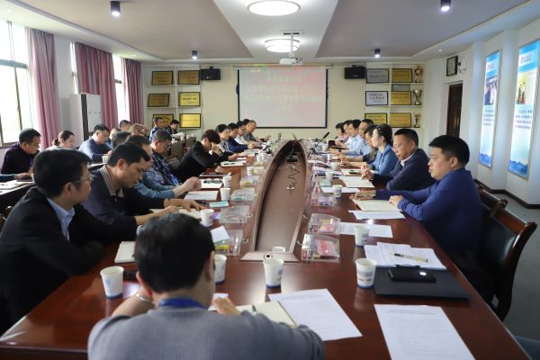 學院黨委理論學習中心組（擴大）舉行2024年第4次集體學習