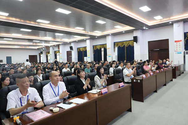 職業教育活動周丨衡陽技師學院召開“家校共攜手  一起向未來” 主題家長會