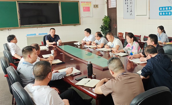 學(xué)院院長廖與飛調(diào)研交通工程學(xué)院